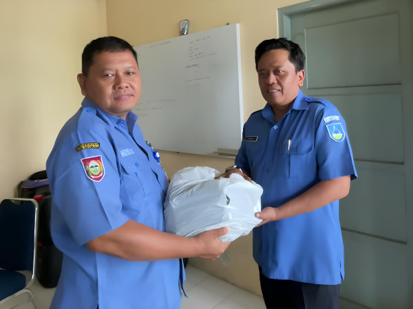 PERUMDA Air Minum Tirta Ampera Boyolali Gelar Pembagian Sembako untuk Pegawai